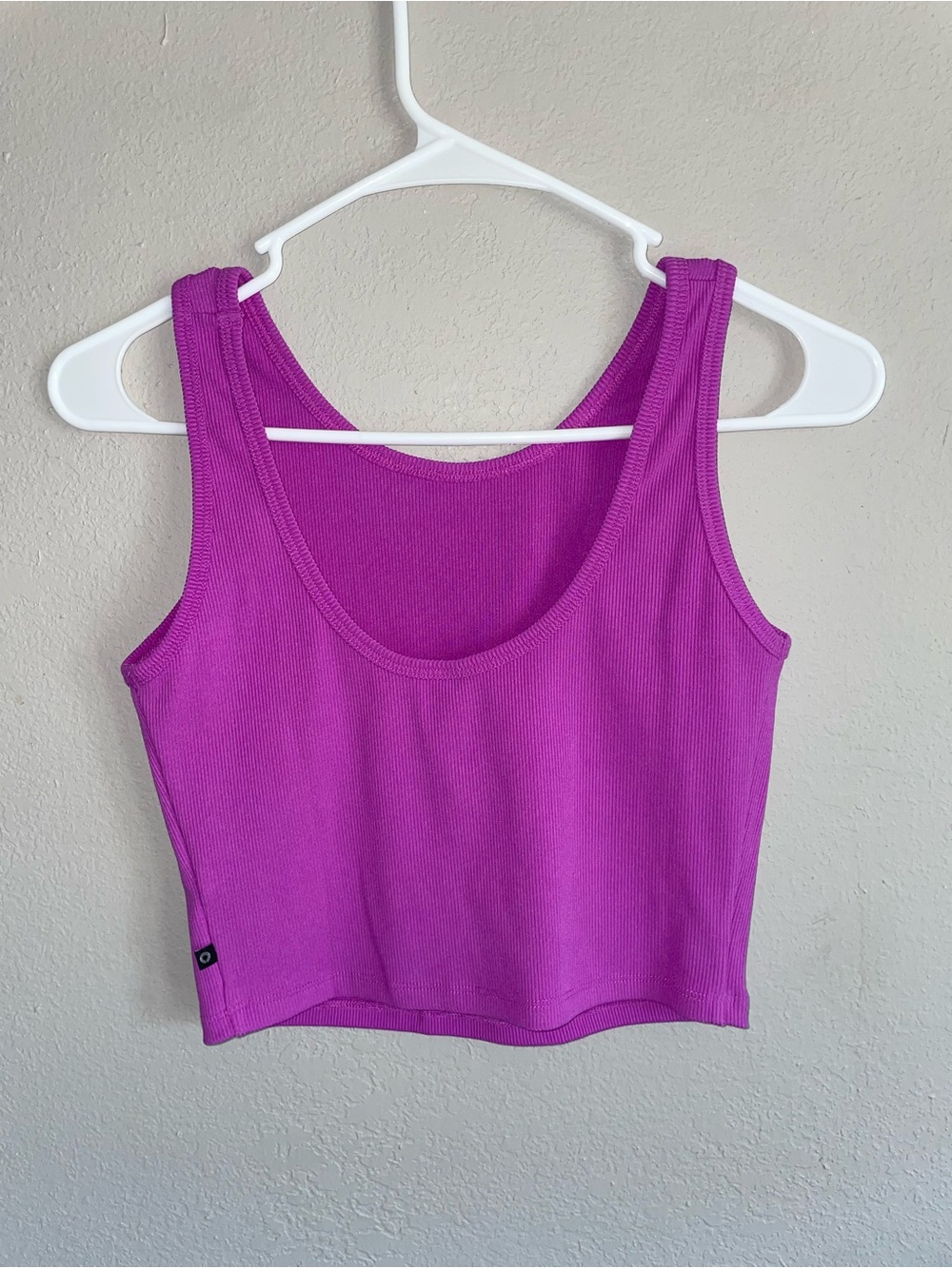 Magenta Ribbed Crop Tank - Picture 2 of 3